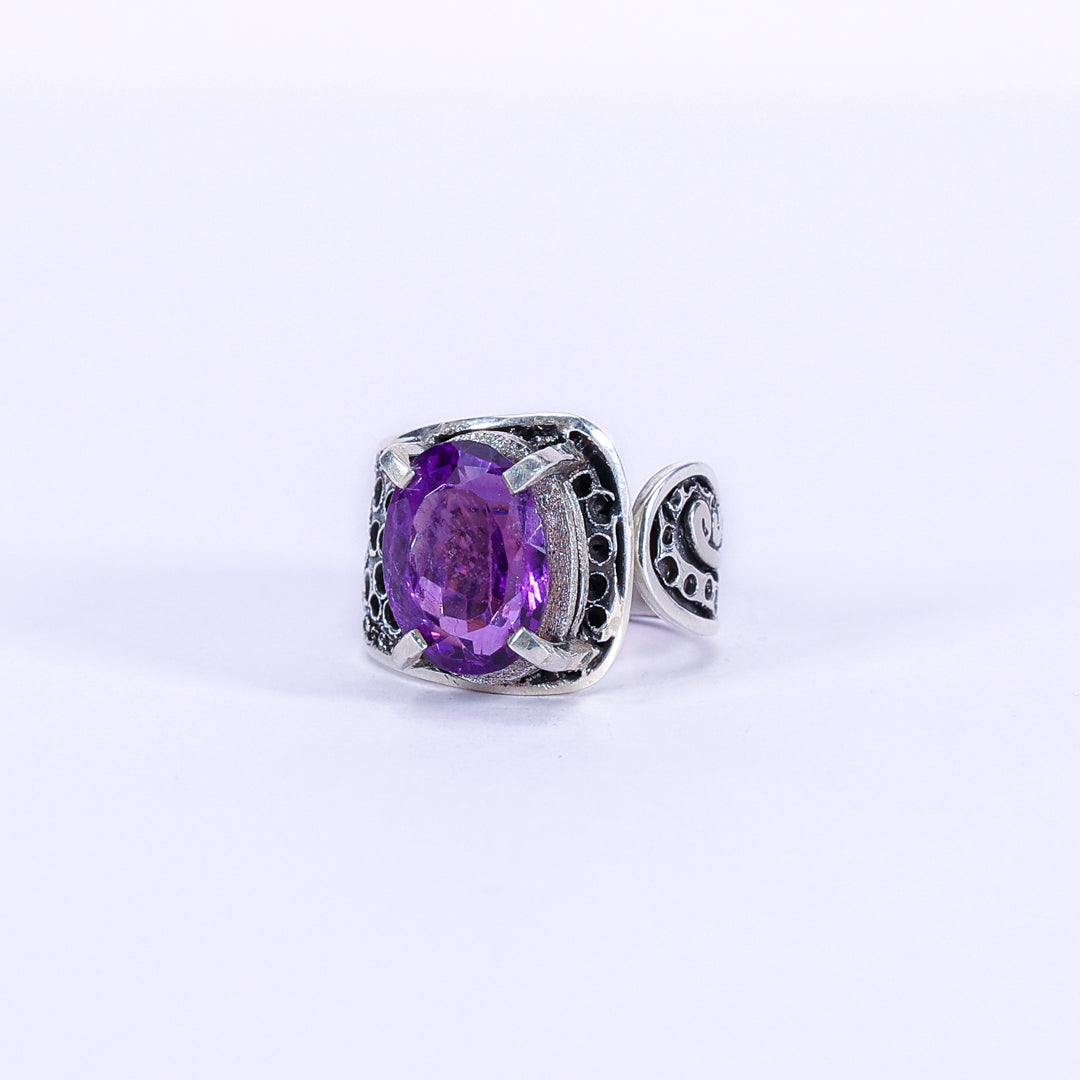 Amethyst_and_Silver_Ring_Epingle