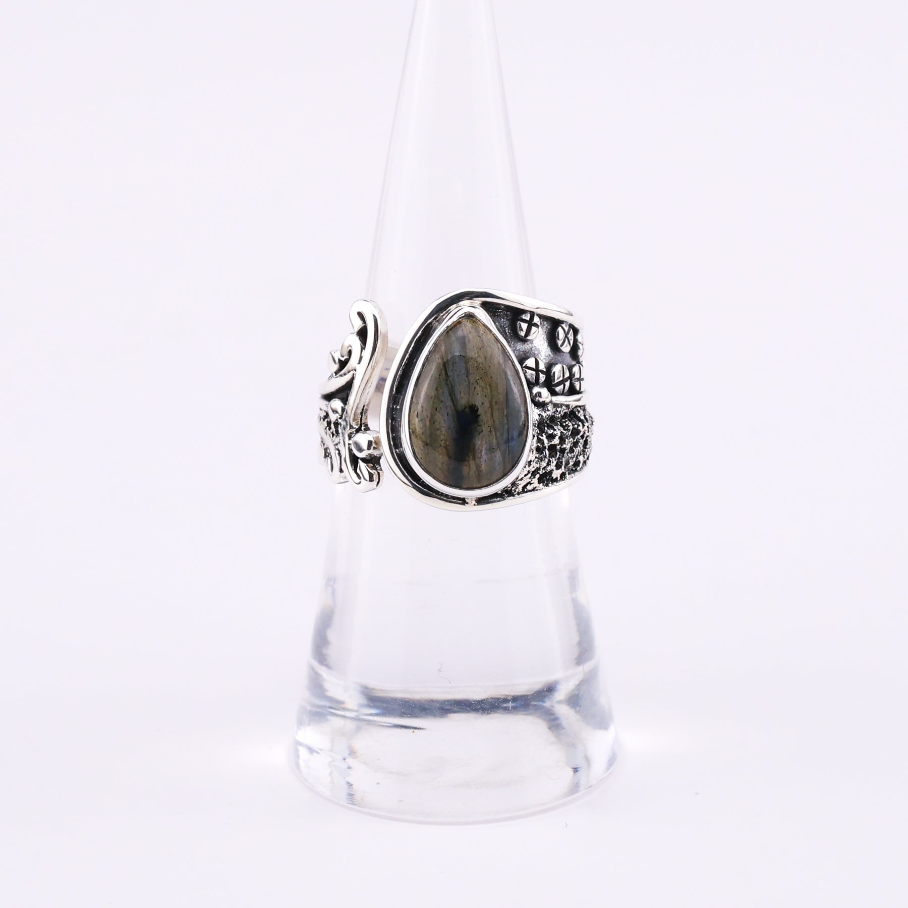 Labradorite and silver ring - Spear