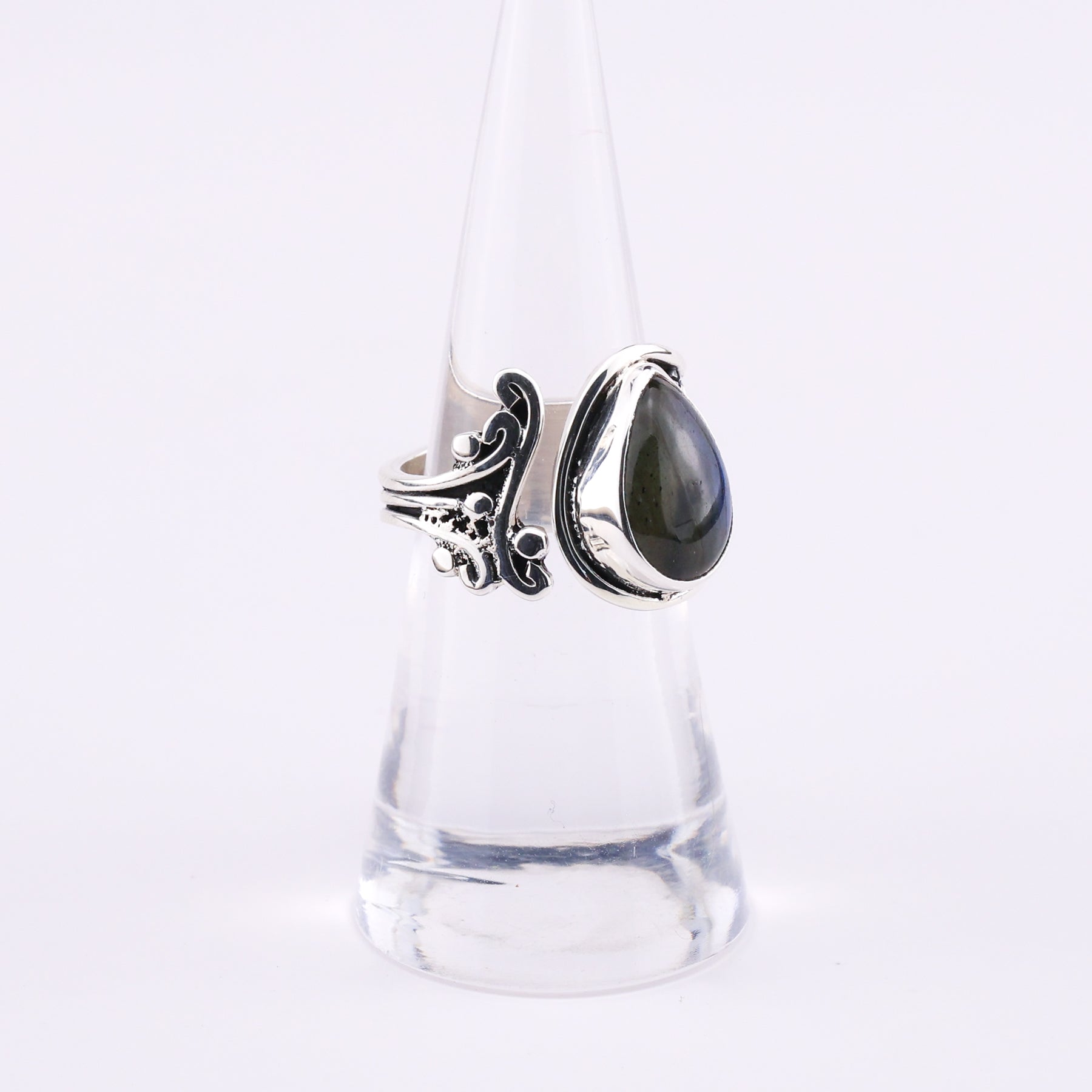 Labradorite and silver ring - Spear