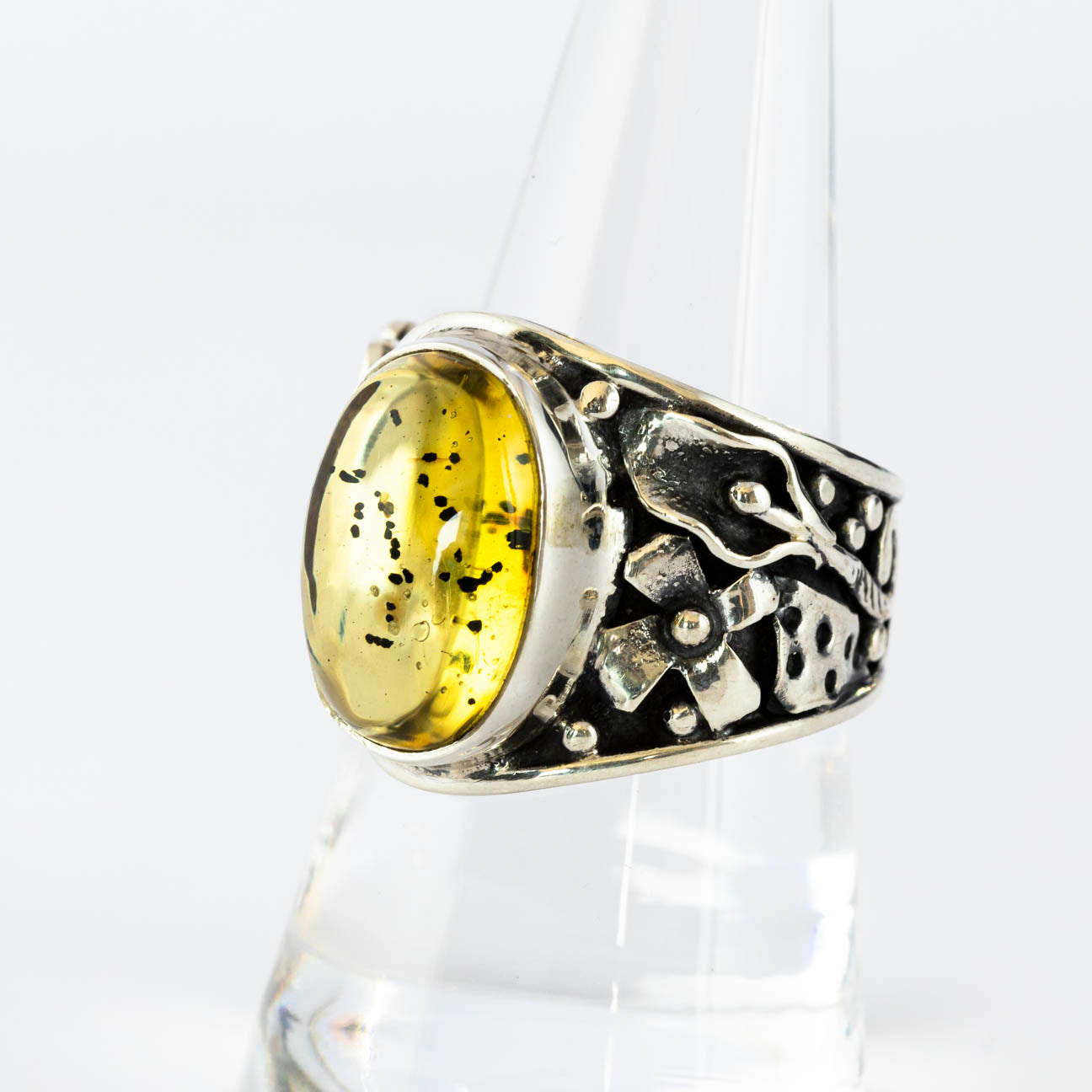 Amber and silver ring - Tza´