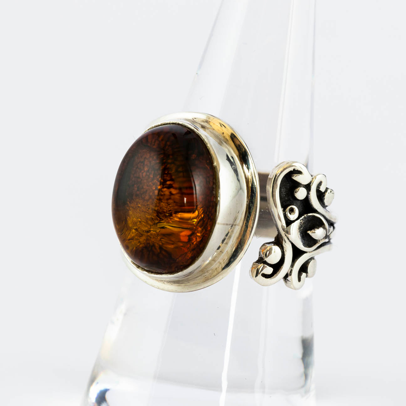 Red amber ring - Ch´aaj